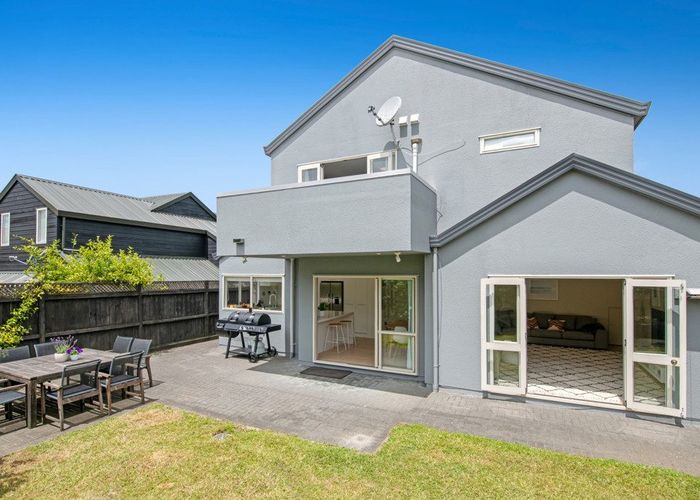  at 2/37 Nile Road, Milford, Auckland