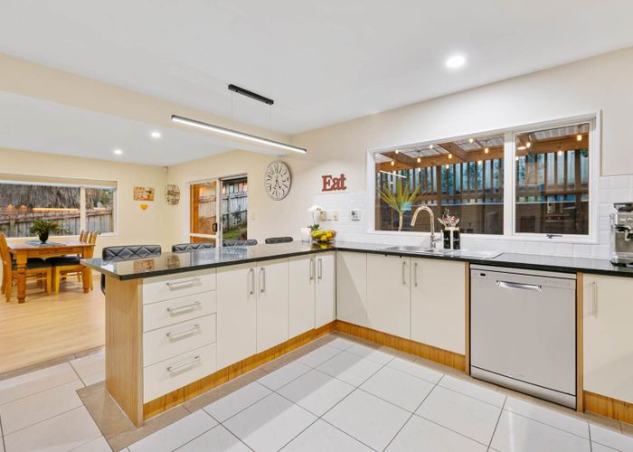  at 15 Waltham Street, Henderson, Waitakere City, Auckland