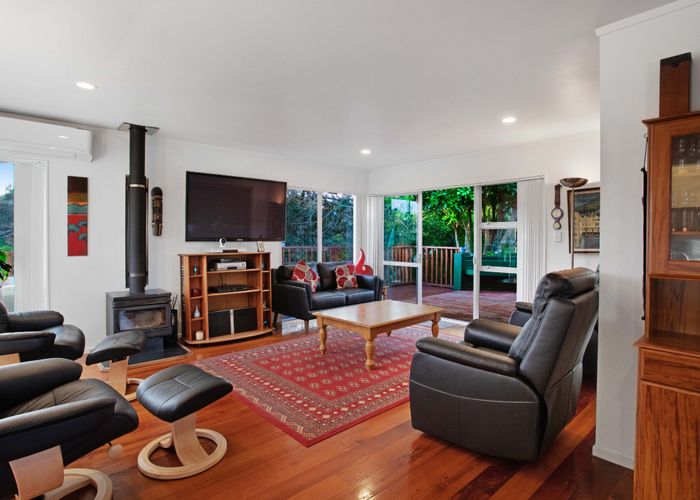  at 23 Pinewood Grove, Botany Downs, Auckland