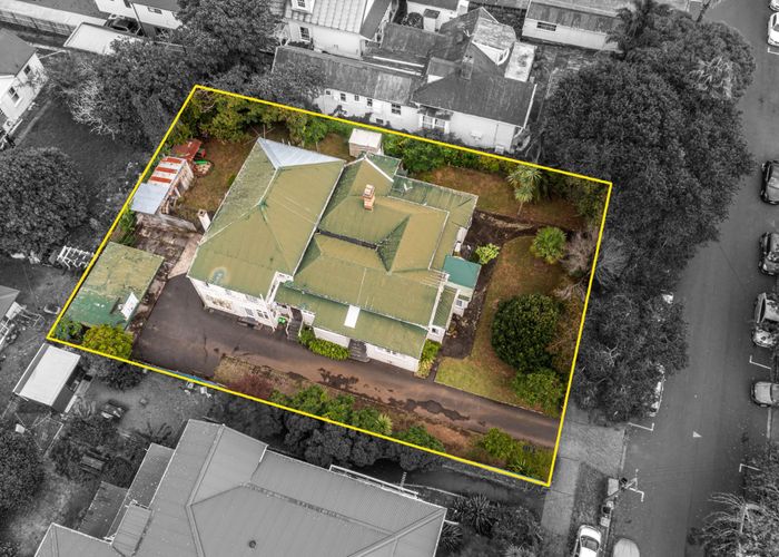  at 5 Oaklands Road, Mount Eden, Auckland City, Auckland
