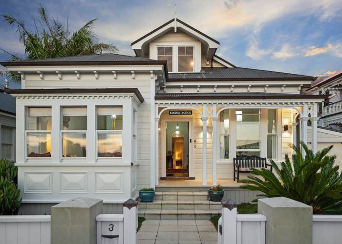  at 3 Jubilee Avenue, Devonport, North Shore City, Auckland