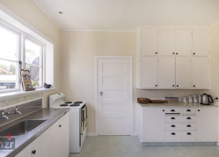  at 3 Park Road, West End, Palmerston North