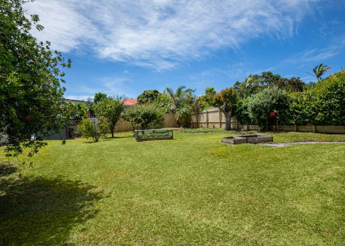  at 23 Rothesay Bay Road, Rothesay Bay, Auckland