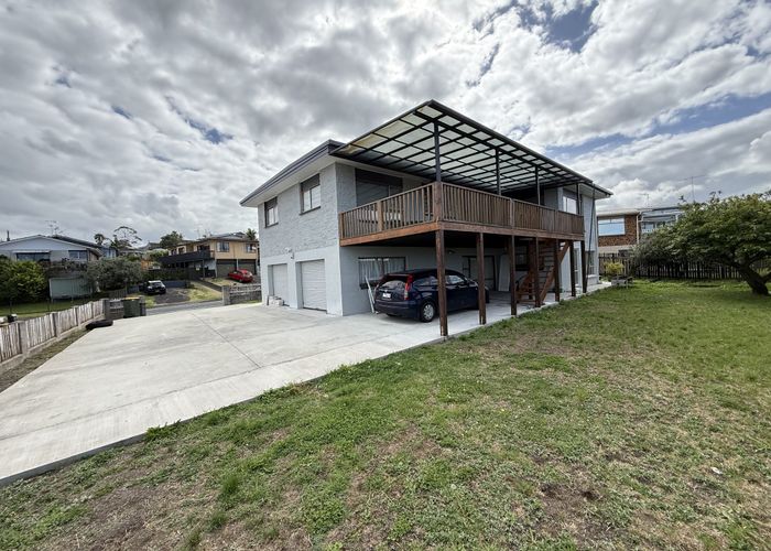  at 24 Widmore Drive, Massey, Waitakere City, Auckland