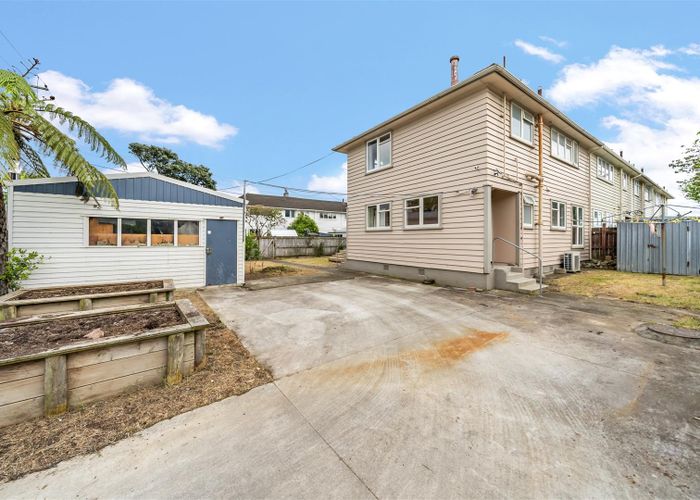  at 1/104 Whites Line East, Waiwhetu, Lower Hutt