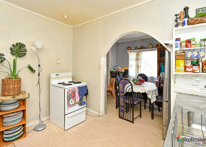  at 46 Vine Street, Mangere East, Auckland