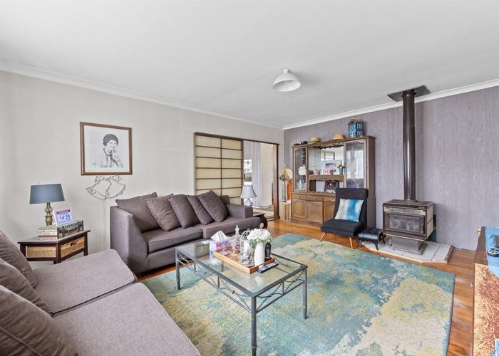  at 16 Lavinia Crescent, Mangere East, Manukau City, Auckland