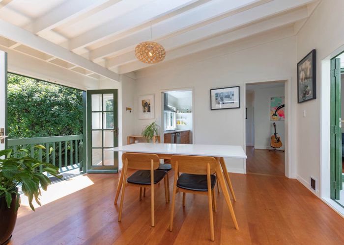  at 23 Kauri Point Road, Laingholm, Auckland