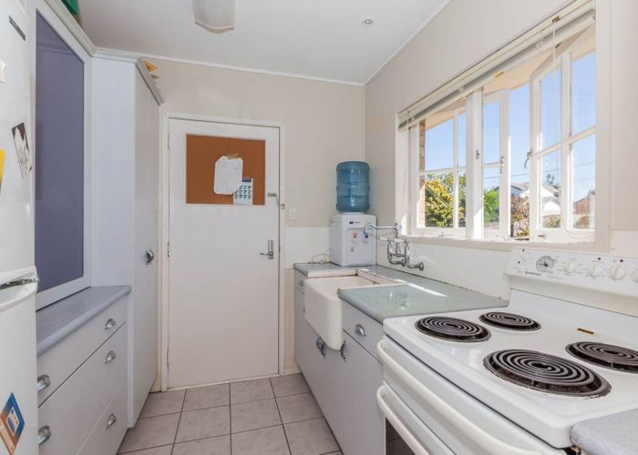  at 1/9 Duke Street, Three Kings, Auckland