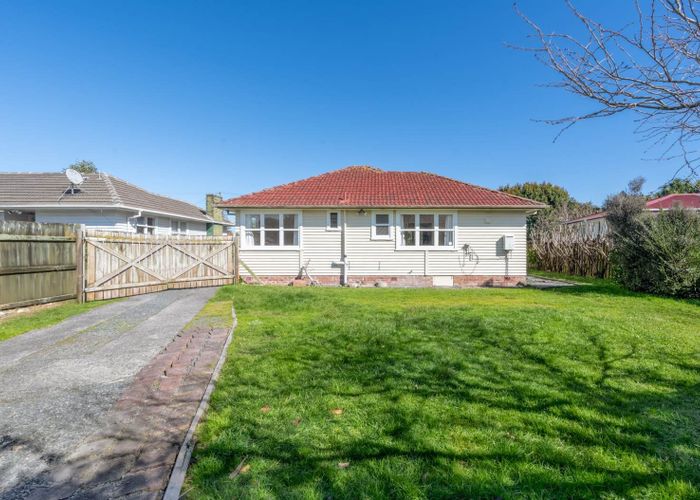  at 2 Dampier Street, Avondale, Auckland City, Auckland