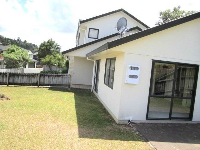 at 8/18 Roanoke Way, Albany, North Shore City, Auckland