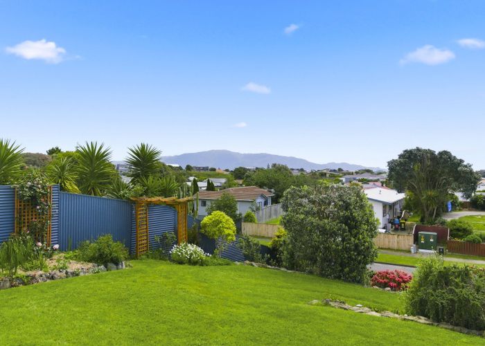 at 2 Sunset Terrace, Waikanae Beach, Kapiti Coast, Wellington