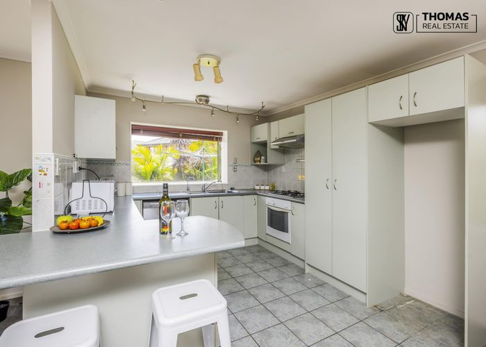  at 5 Secoia Crescent, Mangere, Auckland