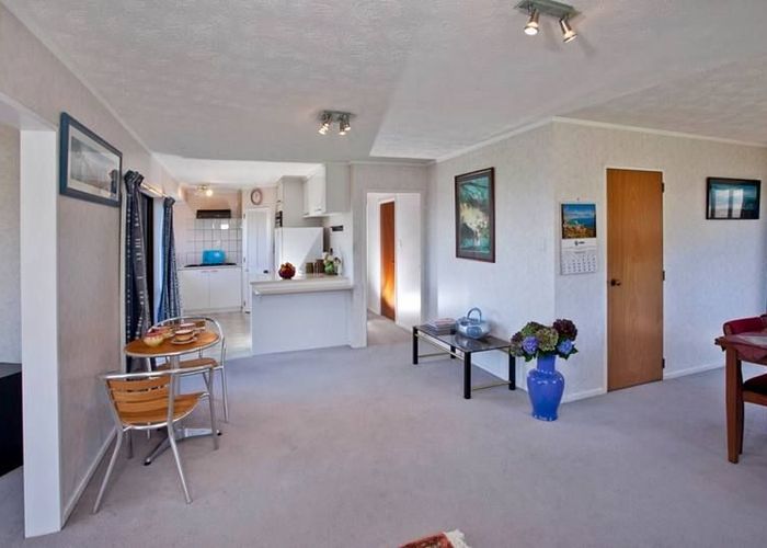  at 131 Sunset Road, Totara Vale, Auckland