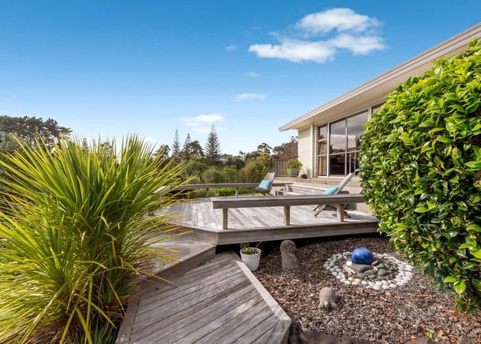  at 5 Montressor Place, Mellons Bay, Manukau City, Auckland
