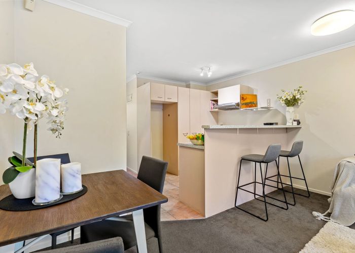  at 30/5 Carolina Place, Albany, North Shore City, Auckland
