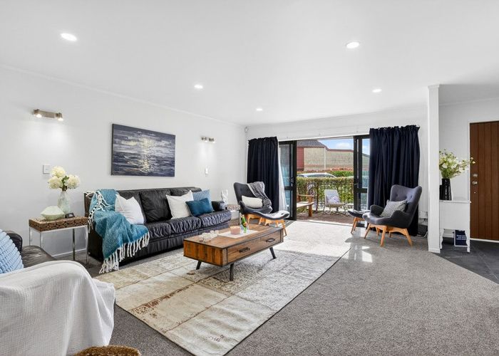  at 15I Vinograd Drive, Te Atatu Peninsula, Waitakere City, Auckland