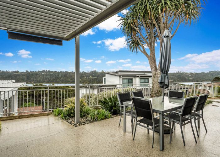  at 2 Schopolo Place, Albany, North Shore City, Auckland