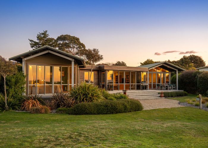  at 42 Selwyn Street, Pōhara, Tākaka