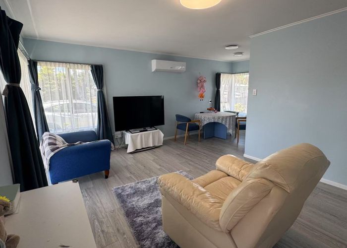  at 4 Cedar Place, Hillcrest, Hamilton