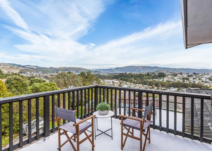  at 14 Staysail Place, Whitby, Porirua