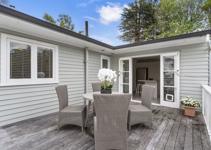  at 27 Hartland Avenue, Glendowie, Auckland
