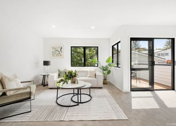  at 2/64 Blakeborough Drive, Forrest Hill, Auckland