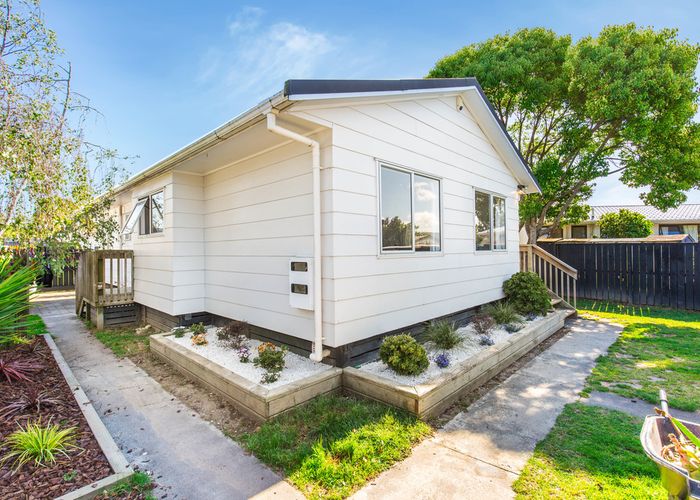  at 2/161 Bruce McLaren Road, Henderson, Auckland