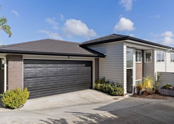  at 780 East Coast Road, Oteha, Auckland