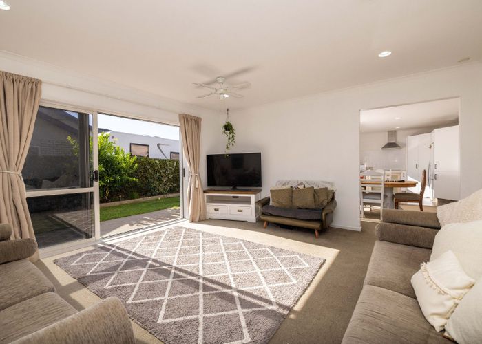  at 2/100 Millers Road, Brookfield, Tauranga