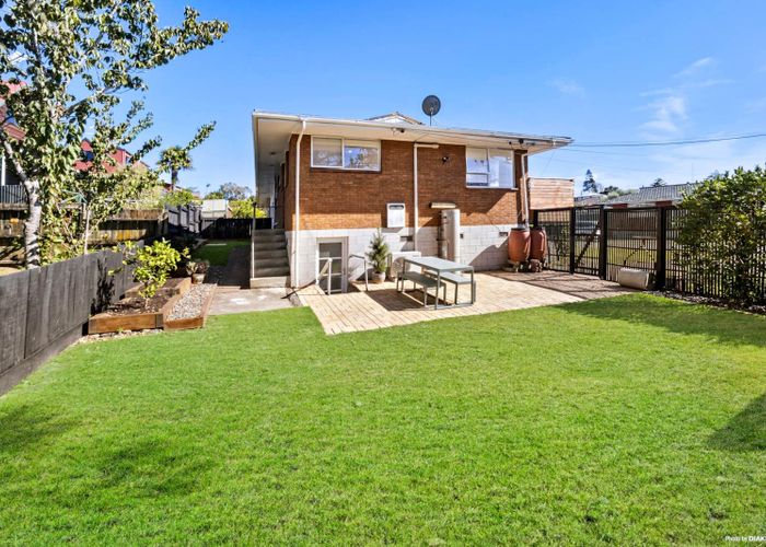  at 1/57 Fruitvale Road, New Lynn, Waitakere City, Auckland