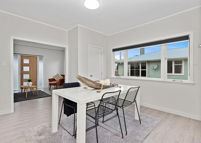  at 389 Dey Street, Hamilton East, Hamilton