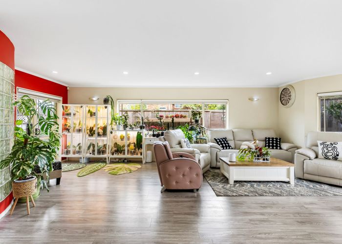  at 12 San Ambrosio Rise, Henderson, Auckland