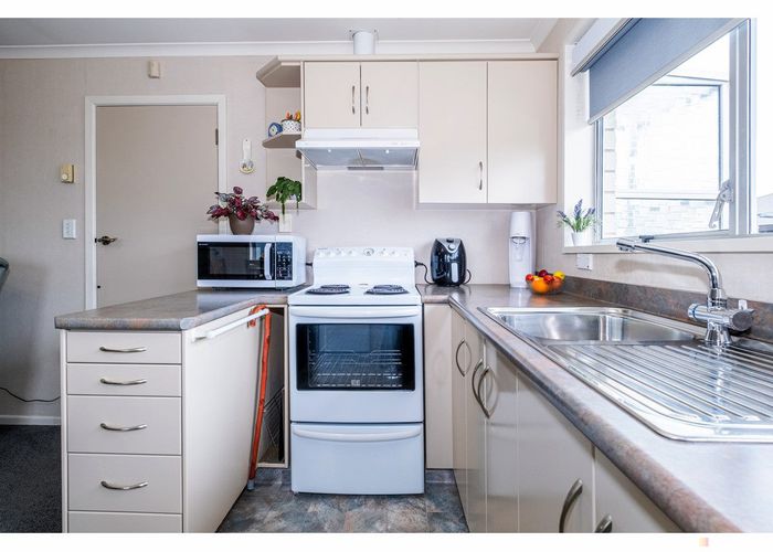  at 1/345 Church Street, West End, Timaru