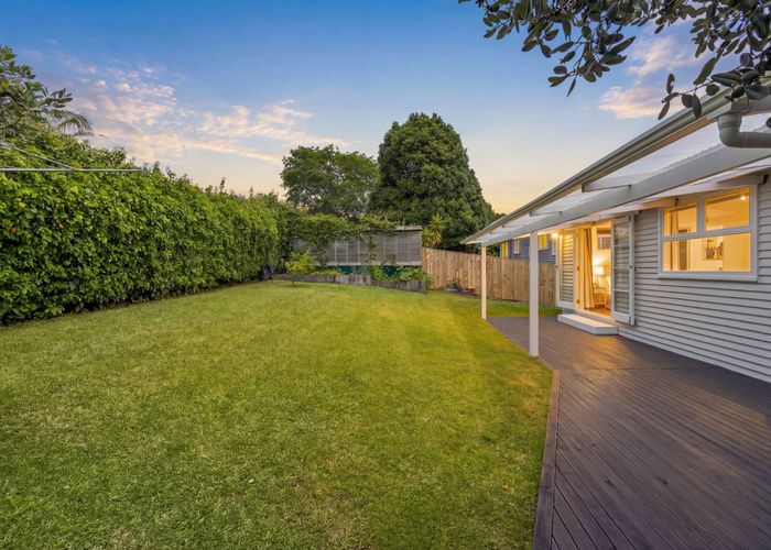 at 2/13 Tilden Avenue, Hillcrest, North Shore City, Auckland