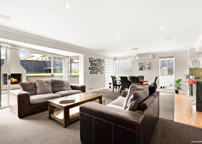  at 1/8 Oteha Valley Road, Northcross, North Shore City, Auckland