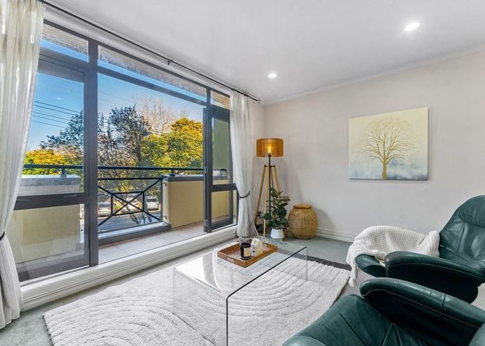  at 1D/7 Bute Road, Browns Bay, Auckland