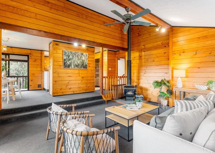  at 4 Ramonda Close, Glenfield, North Shore City, Auckland