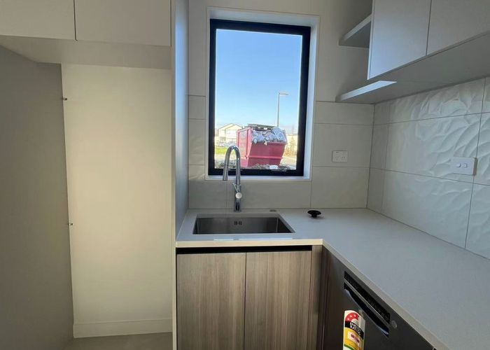  at 33 Gunn Way, Hobsonville, Waitakere City, Auckland