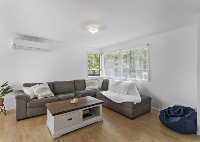  at 79 Flat Bush Road, Clover Park, Auckland