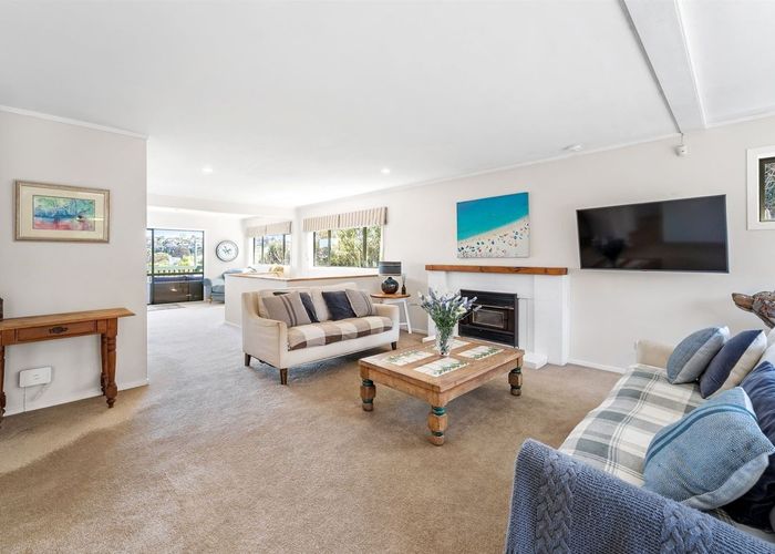  at 528 Beach Road, Murrays Bay, North Shore City, Auckland