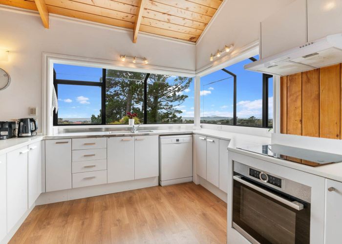  at 923 East Coast Road, Northcross, Auckland