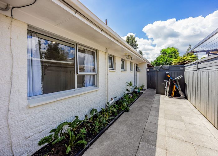  at 1/44 Landscape Road, Papatoetoe, Manukau City, Auckland
