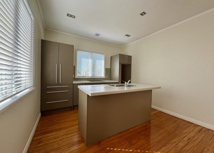  at 4 Arapuni  Ave, Onehunga, Auckland City, Auckland