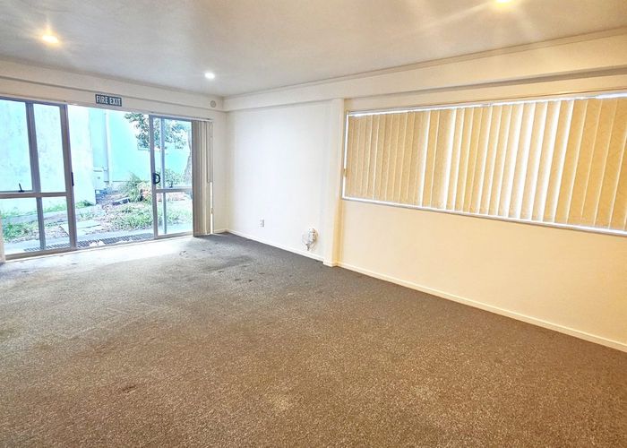  at 1/4 Dallan place, Albany, North Shore City, Auckland