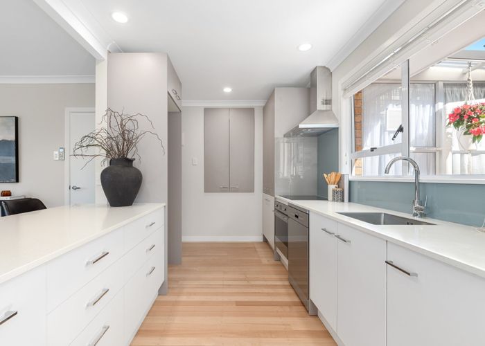  at 24 Warwick Place, Brookfield, Tauranga