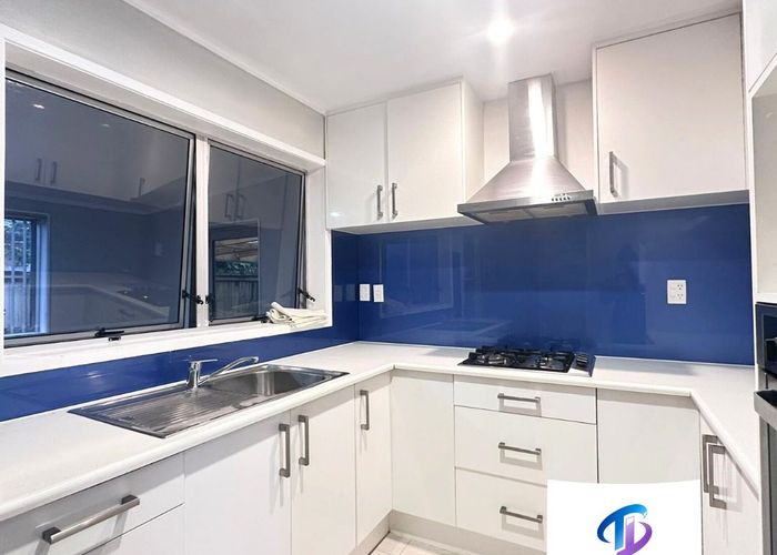  at 2/13 Lochinver Road, Papatoetoe, Manukau City, Auckland