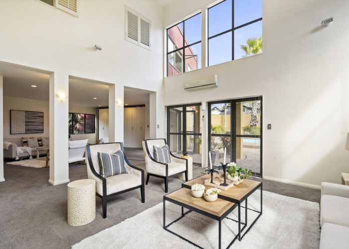 at 33 Grand Drive, Remuera, Auckland
