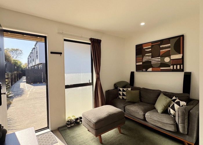  at 1/60 Triangle Road, Massey, Waitakere City, Auckland