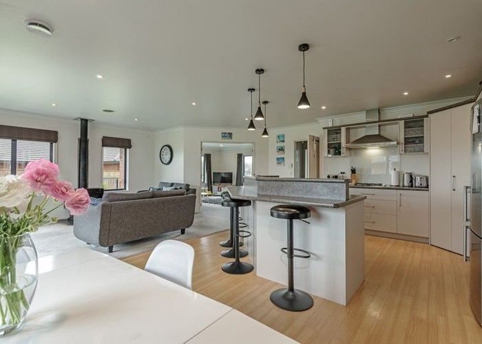  at 186 Pacific Drive, Fitzherbert, Palmerston North, Manawatu / Whanganui